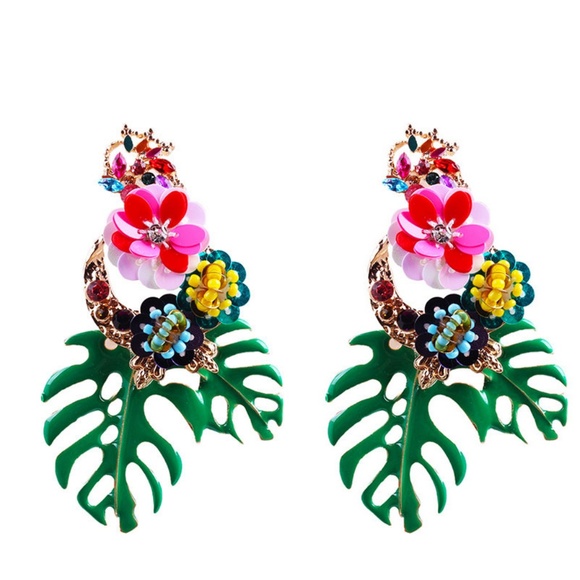 Flowers & Leaves Pierced Earrings - Picture 3 of 3